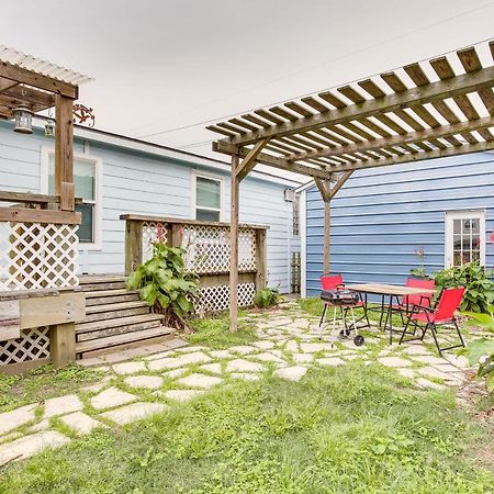 Galveston Cottage About 1 Mi To Beach Pet Friendly! Екстериор снимка