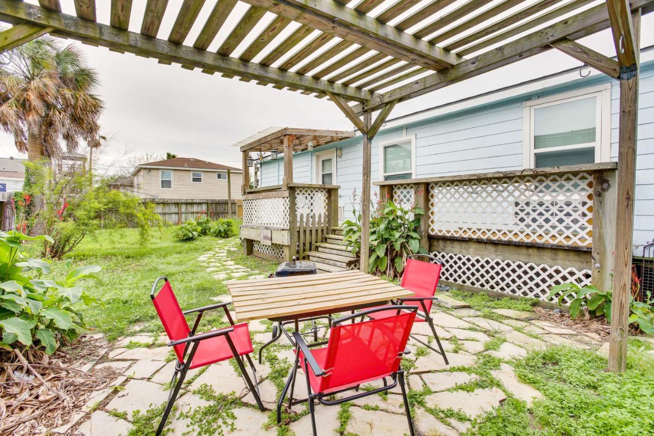 Galveston Cottage About 1 Mi To Beach Pet Friendly! Екстериор снимка