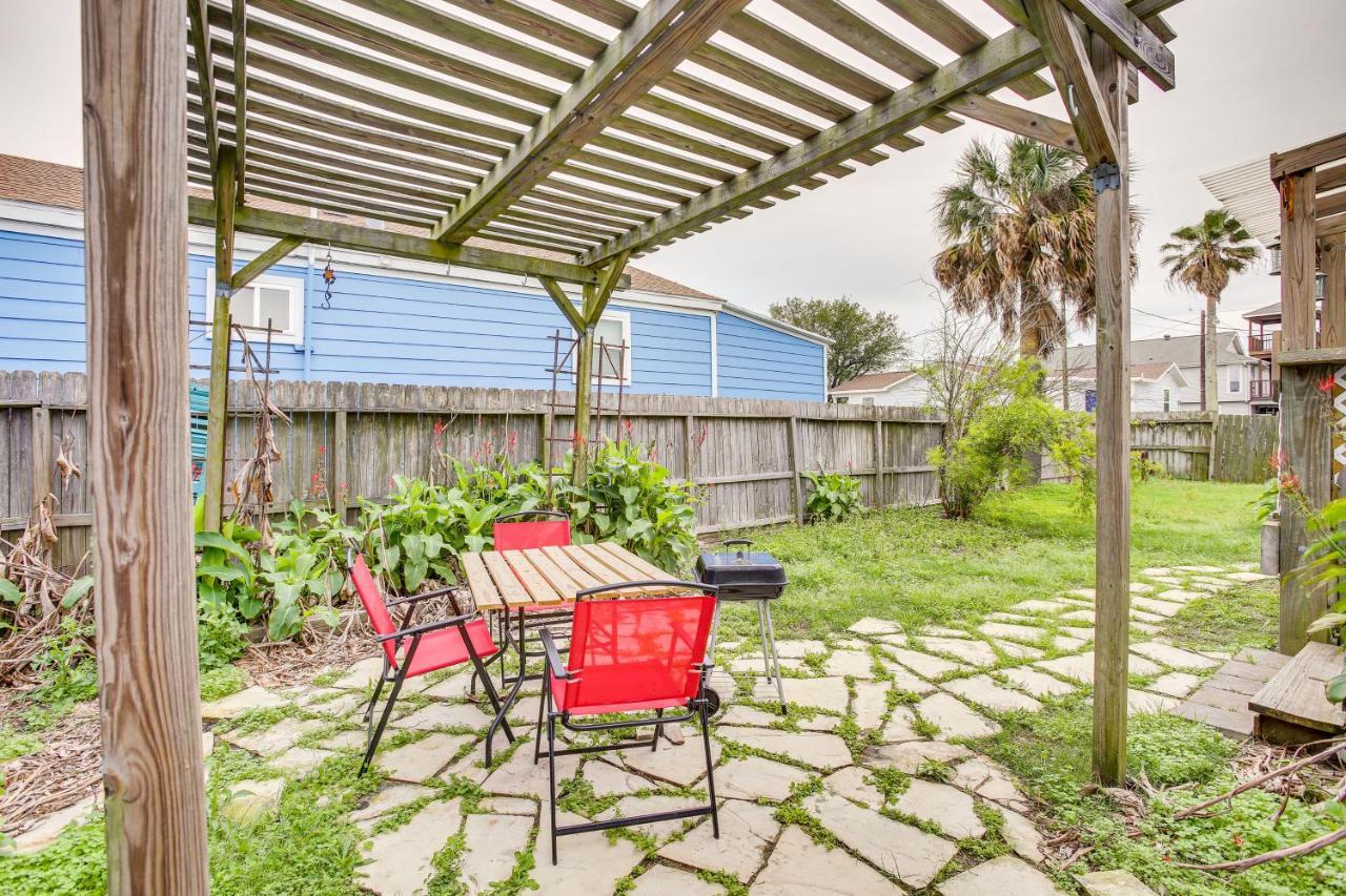 Galveston Cottage About 1 Mi To Beach Pet Friendly! Екстериор снимка